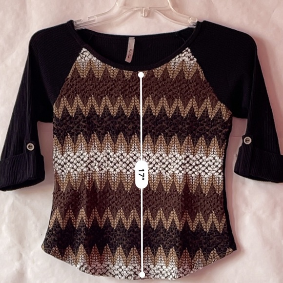 Academia Black & Brown Textured Top 🔲🤎🦇 - Picture 10 of 10